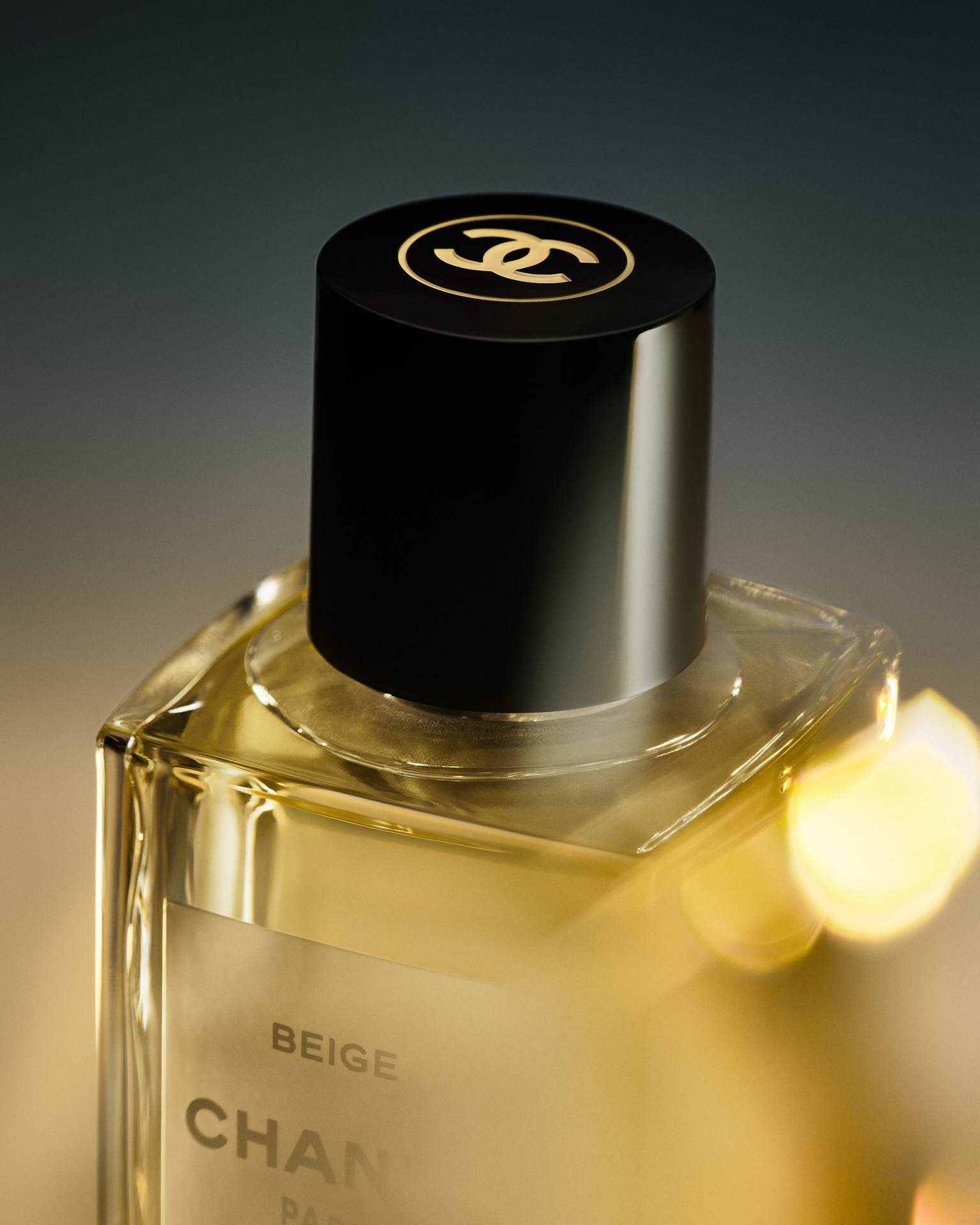 close-up beige chanel parfum 1